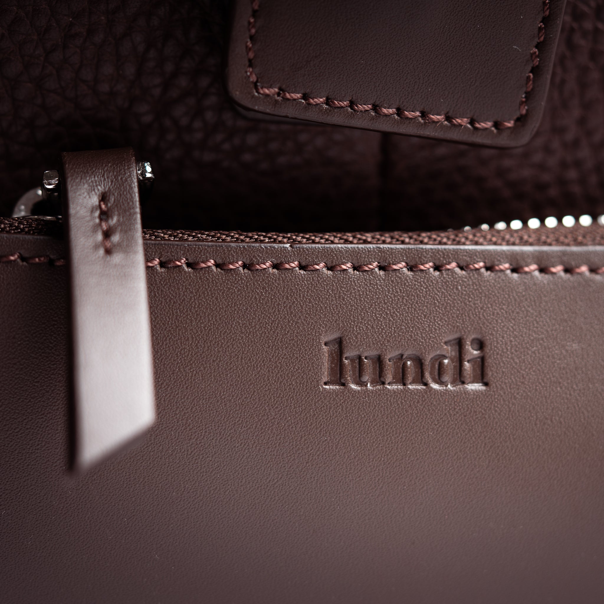 Mens leather travel bag by lundi.