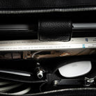 Attaché case TILIO II équipé d’une poche intérieure organisée pour les affaires de bureau.