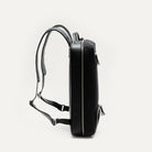 sac à dos en cuir homme avec profil compact, idéal pour se déplacer avec élégance et simplicité.