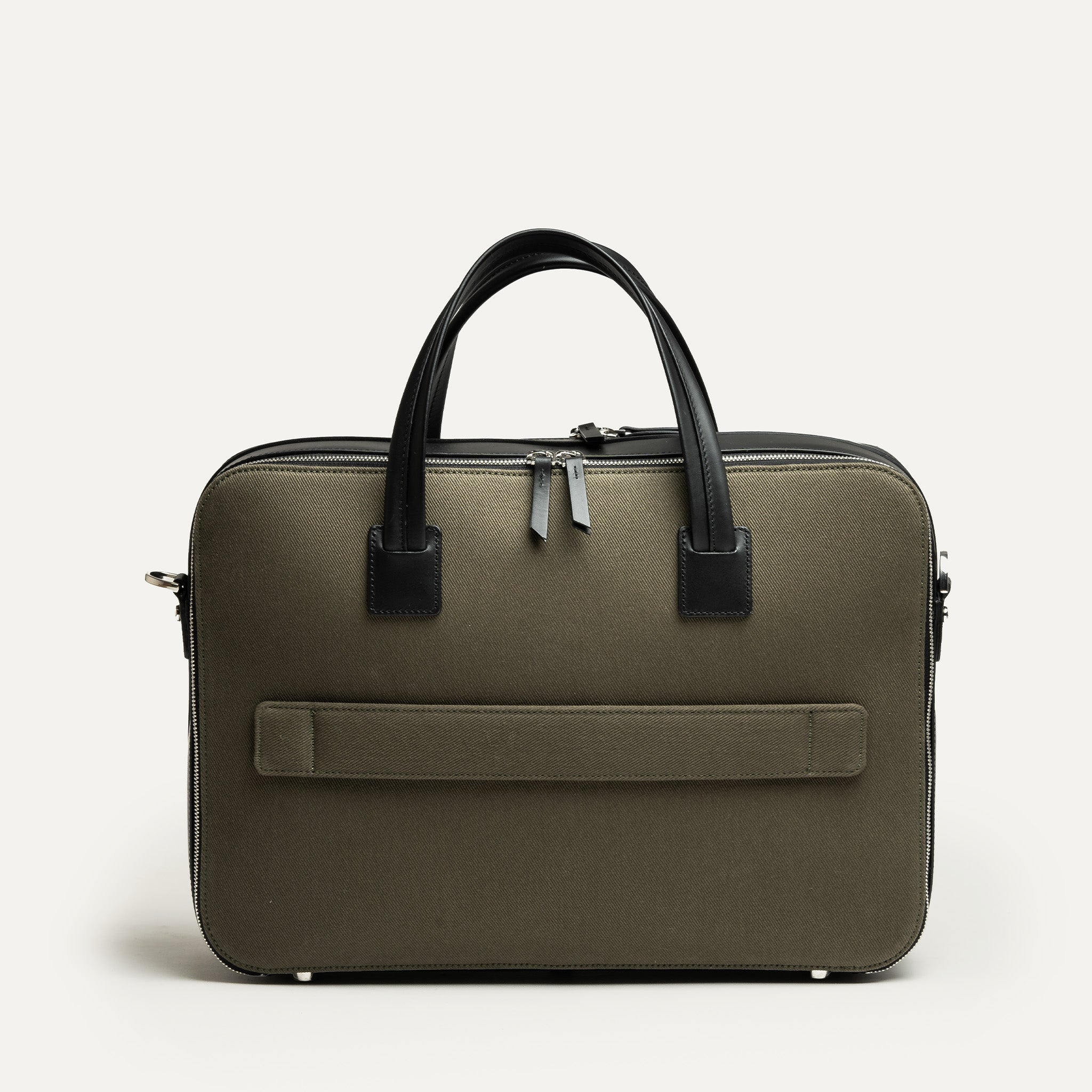 Briefcase pensé par lundi pour vos déplacements grâce à son passant trolley.