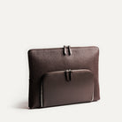 Pochette mac ultra robuste en cuir durable.