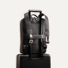 Sac à dos professionnel femme compartiments pratiques équipé d'une fixation trolley