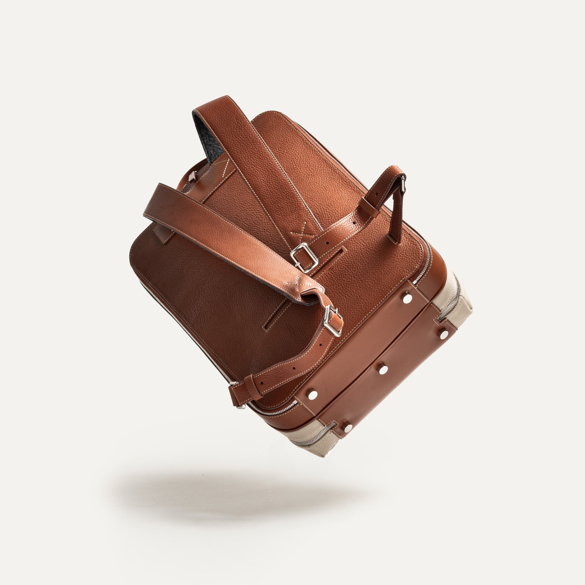 Sac à dos professionnel homme avec base renforcée et design pensé pour la mobilité