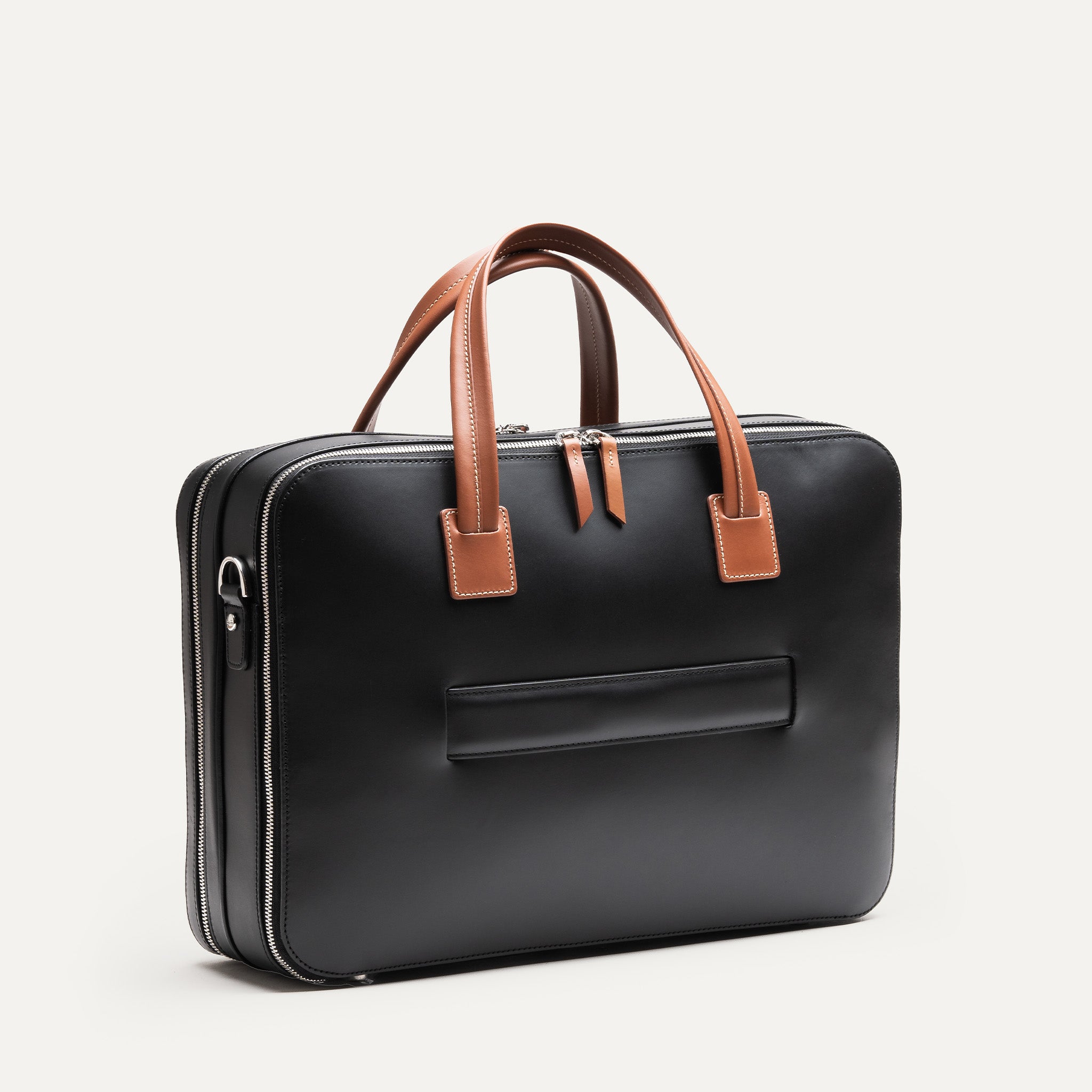 Briefcase pensé par lundi pour être fonctionnel et vous donner un style élégant.