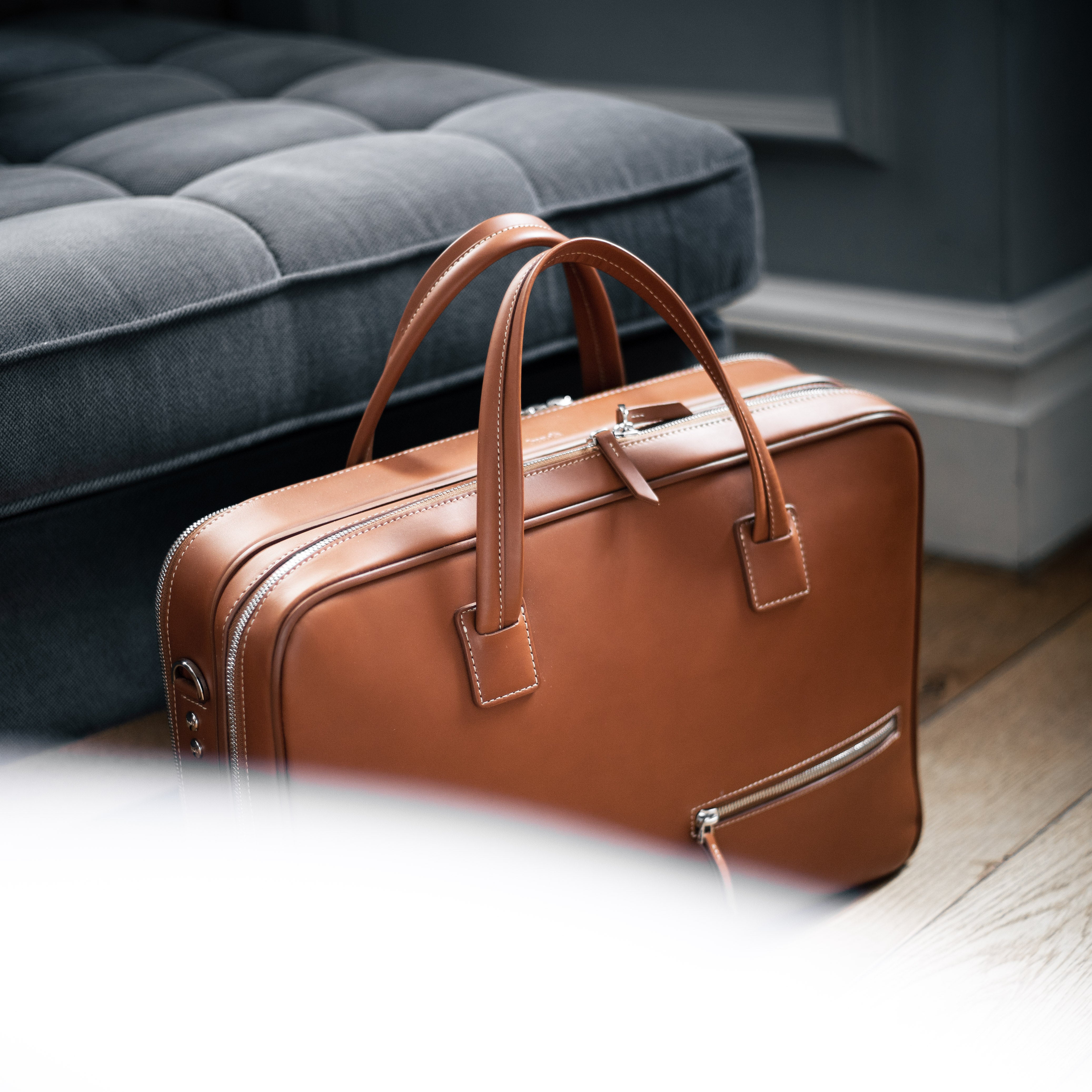 Sac à main homme élégant.