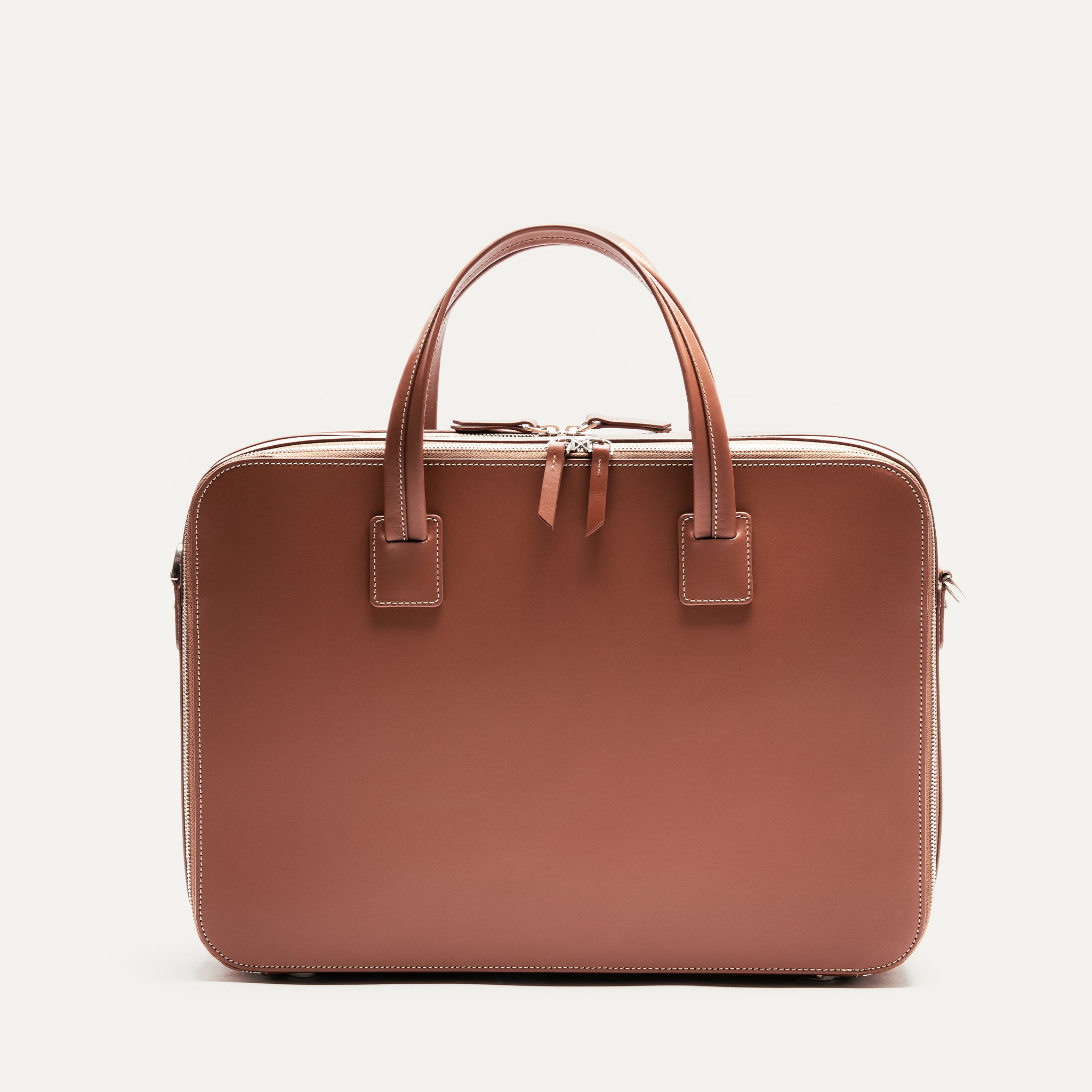 Briefcase parfait pour vos déplacements de 2 jours et 1 nuit.