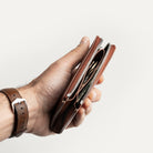 Portefeuille homme cuir modèle lundi Clovis allie élégance, robustesse et fonctionnalité.