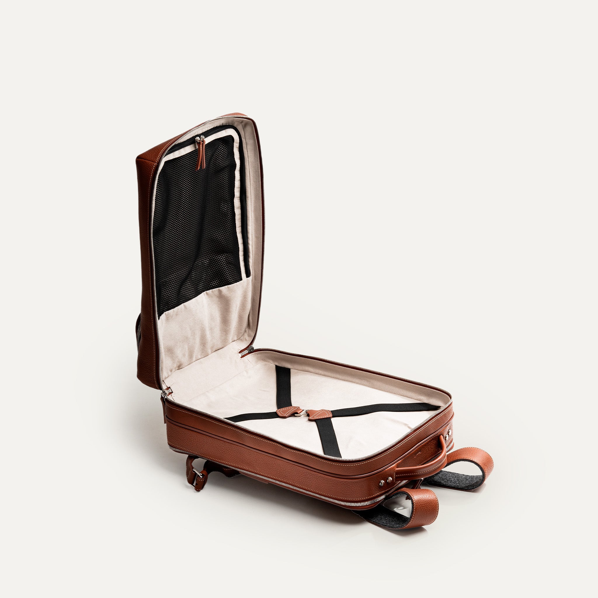 Sac à dos de voyage à dos, compartiment principal spacieux avec sangles de maintien
