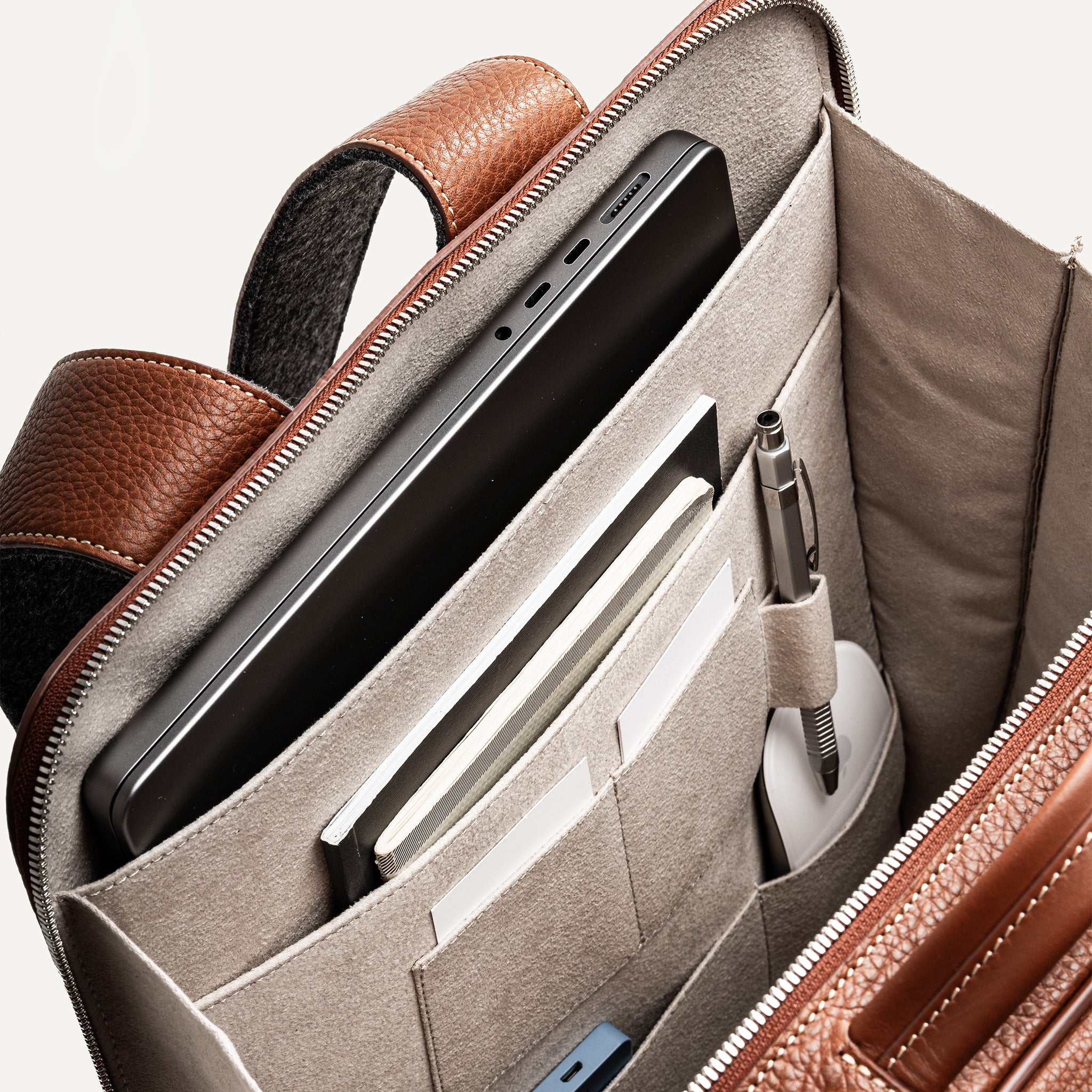 Sac à dos de voyage pour week-end ou déplacement de 36 heures, espace optimisé pour habits et documents