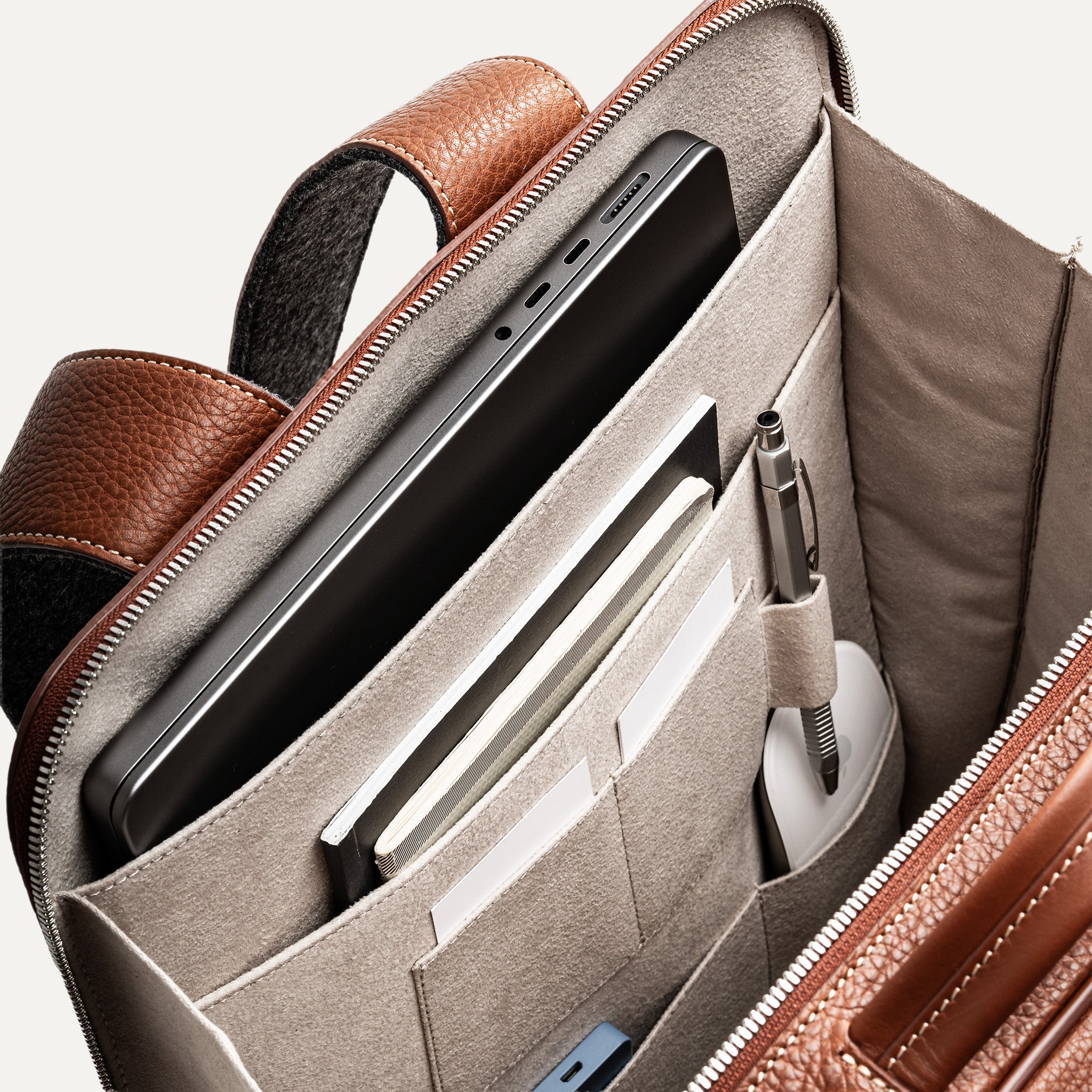 Sac à dos de voyage pour week-end ou déplacement de 36 heures, espace optimisé pour habits et documents