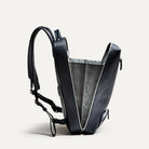 sac à dos homme travail en cuir, ouverture large et espace intérieur bien structuré.