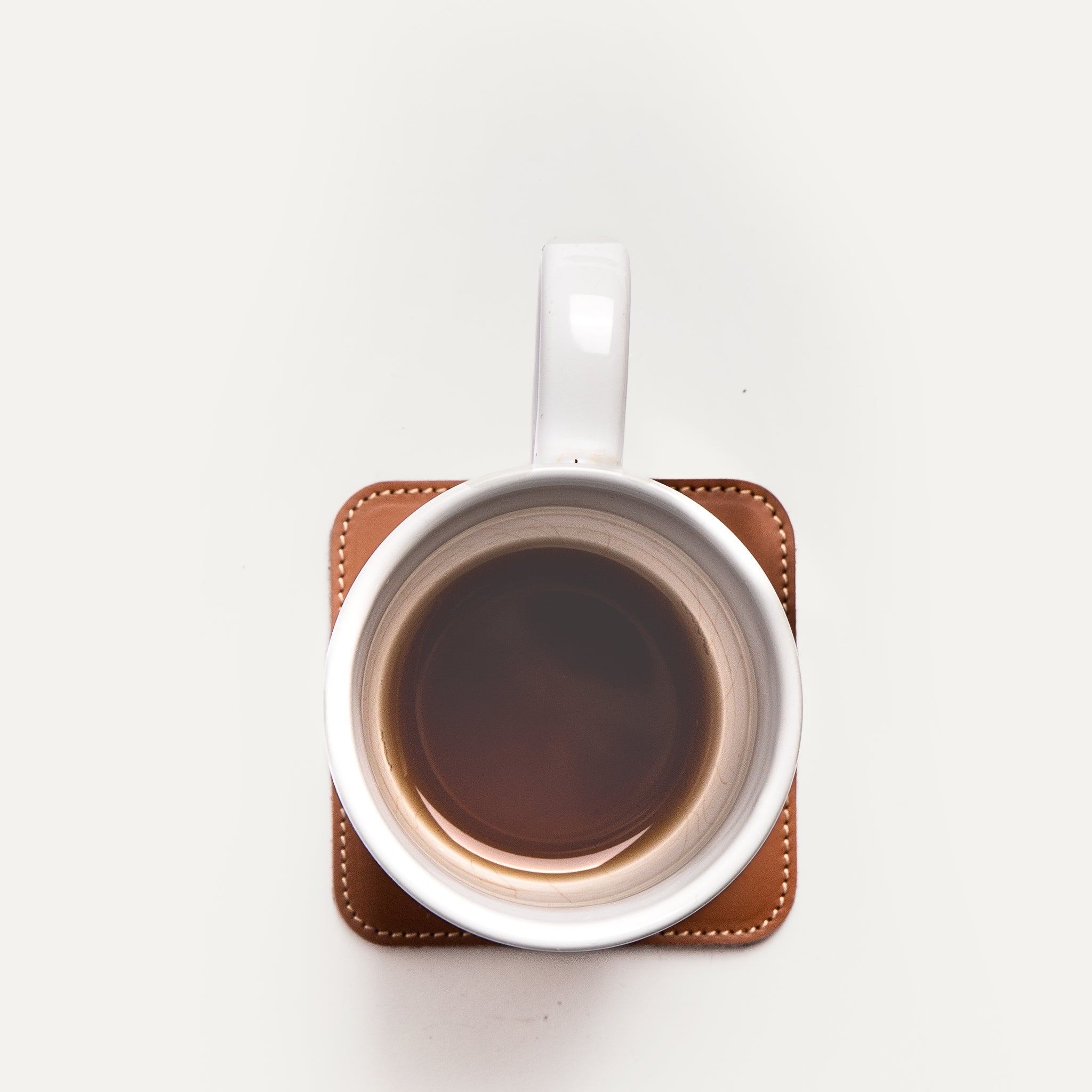 Sous tasse pensé par lundi, modèle IVO chic et élégant.