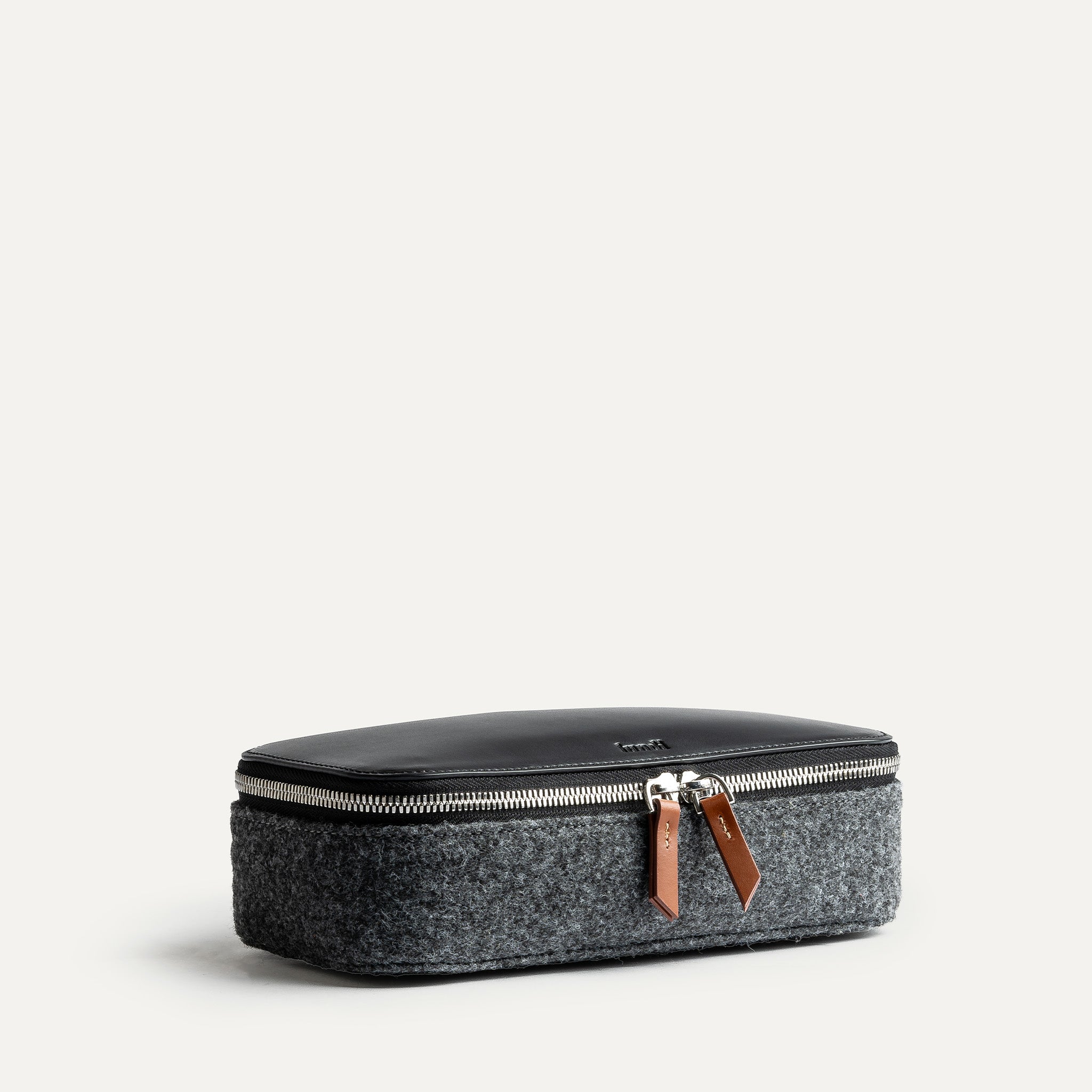 Trousse de toilette cuir pour homme compacte et stylée