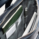 Compartiment principal d’un sac à main homme pensé par lundi