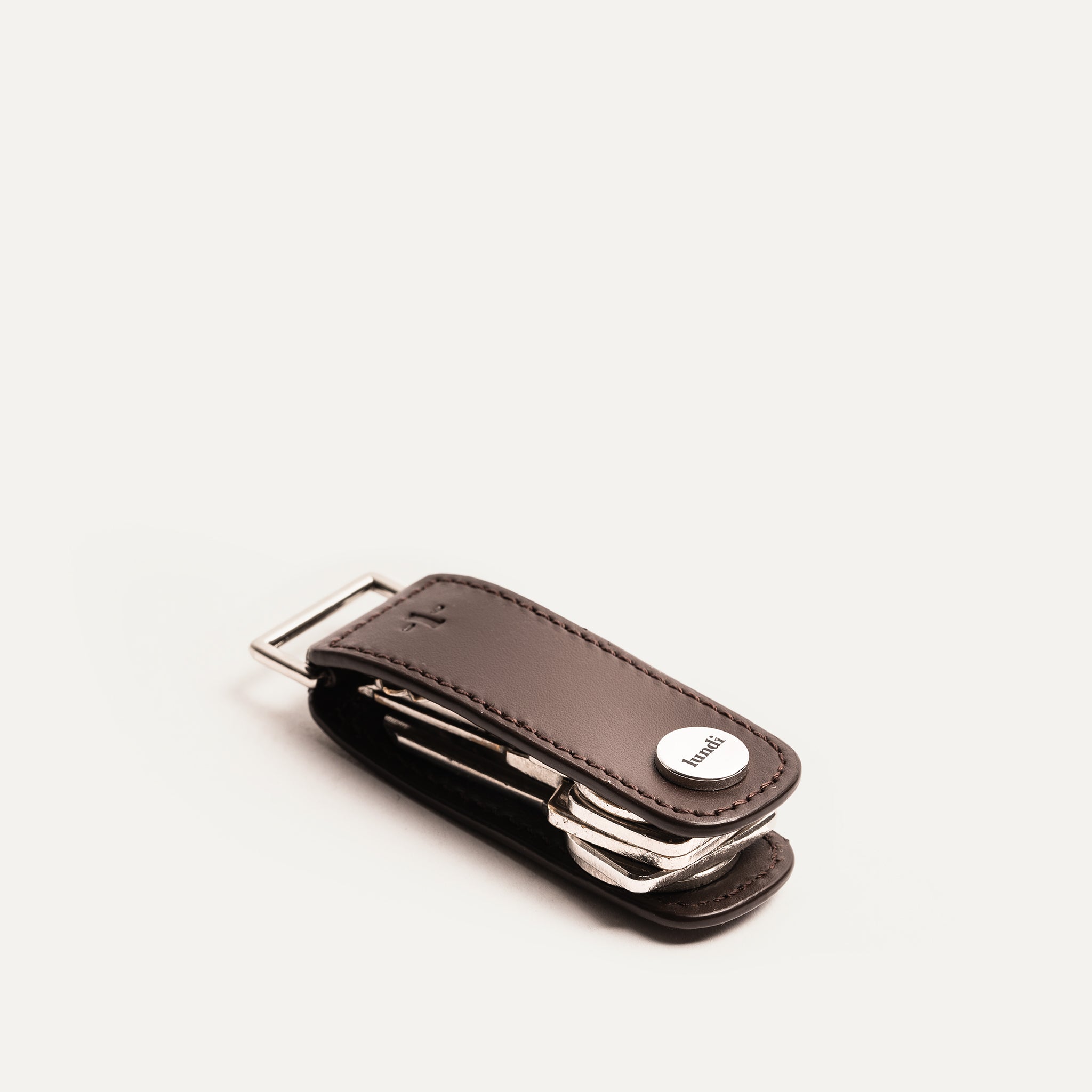 Porte clé à personnaliser élégant et chic en cuir marron.