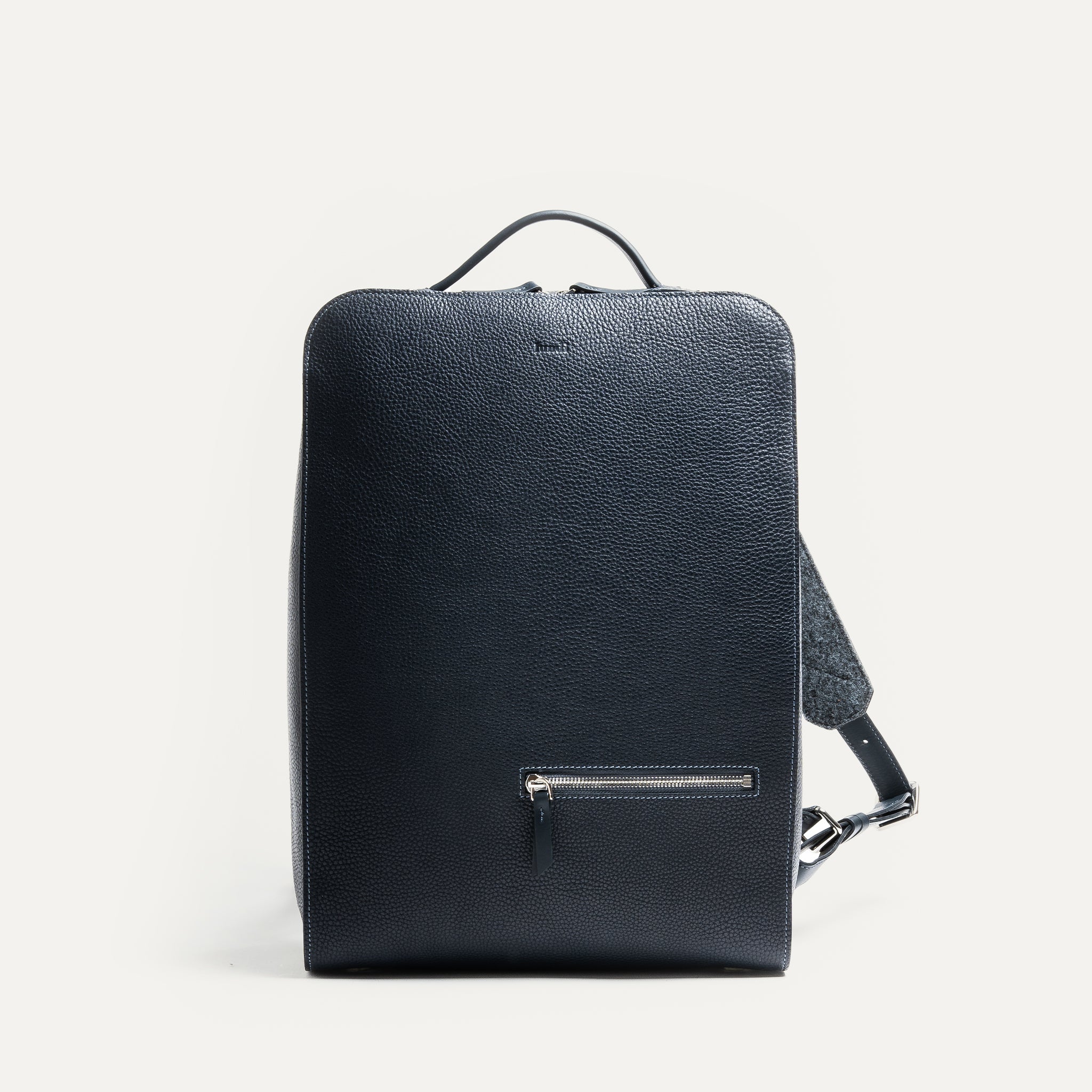 sac à dos homme en cuir idéal pour un style business chic.