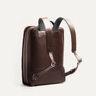 sac à dos cuir homme avec bretelles ajustables et finition en cuir marron.