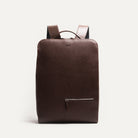 Sac à dos cuir homme marron, poches zippées et look élégant, luxueux.