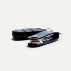 Porte clé pour homme - modèle LUCIO en cuir marine.