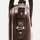 Sac à main homme pensé pour durer une vie avec des finitions haut de gamme.