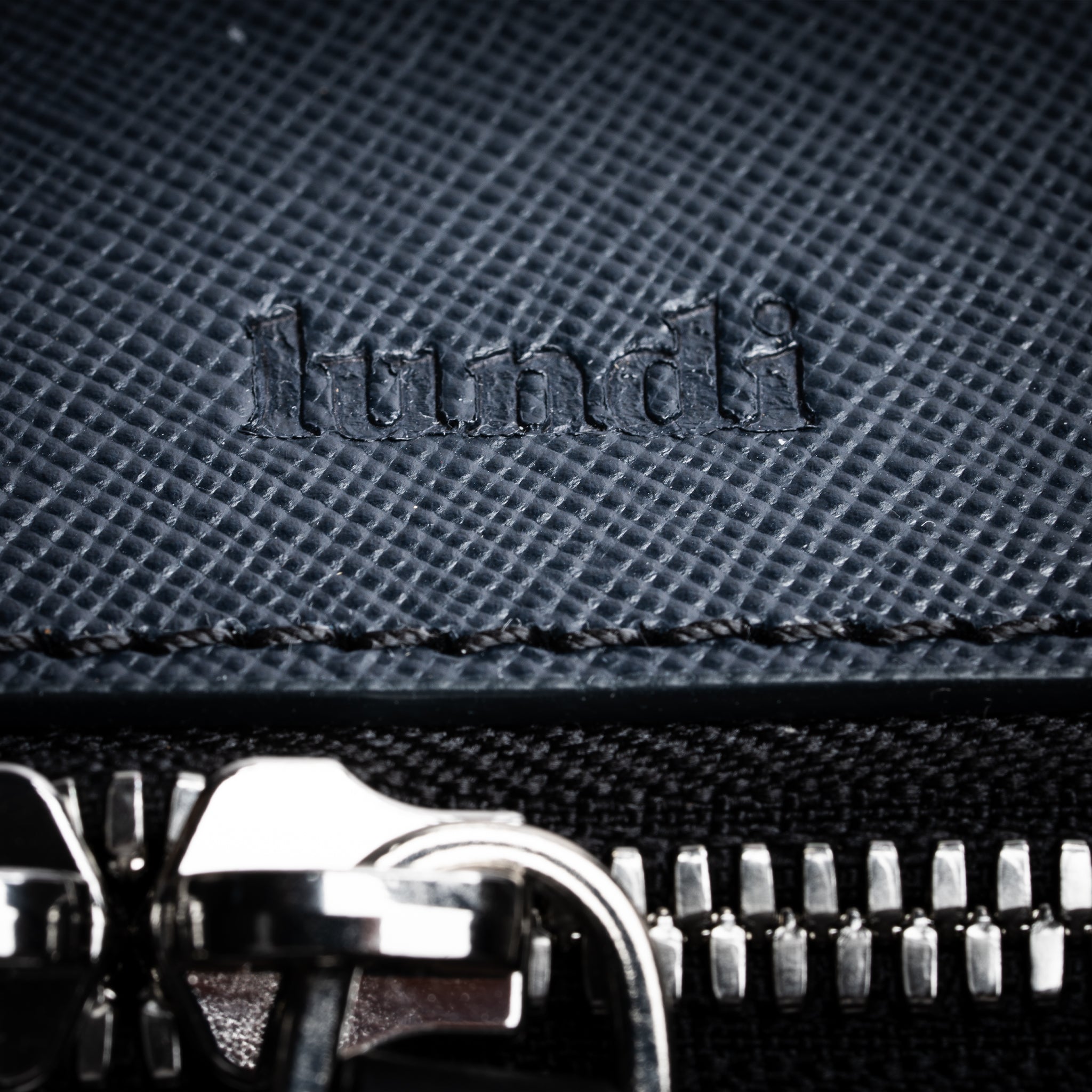 Porte document lundi.