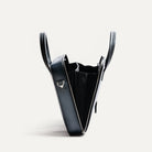 Cartable cuir homme avec rangements et poche intérieure dédiée aux accessoires du quotidien.