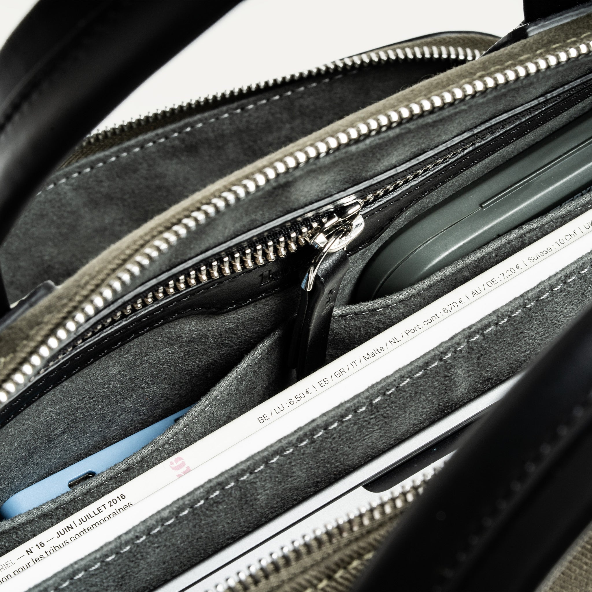 Porte-documents en toile kaki et cuir noir lundi