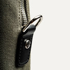 Porte-documents en toile kaki et cuir noir lundi