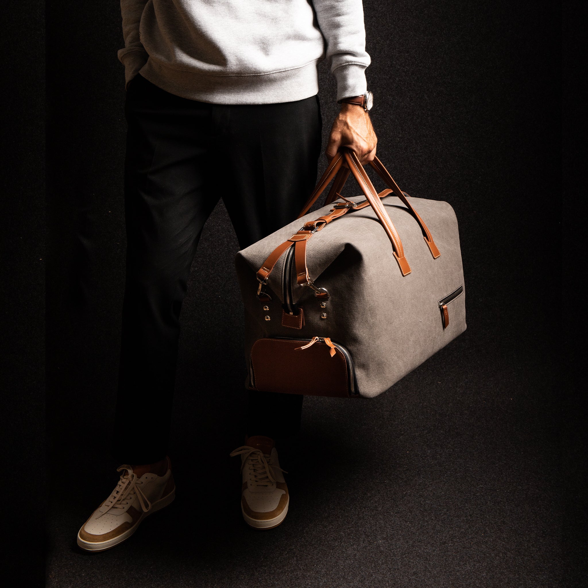 Leather travel bags for men thought by lundi to be as elegant as it is functional.