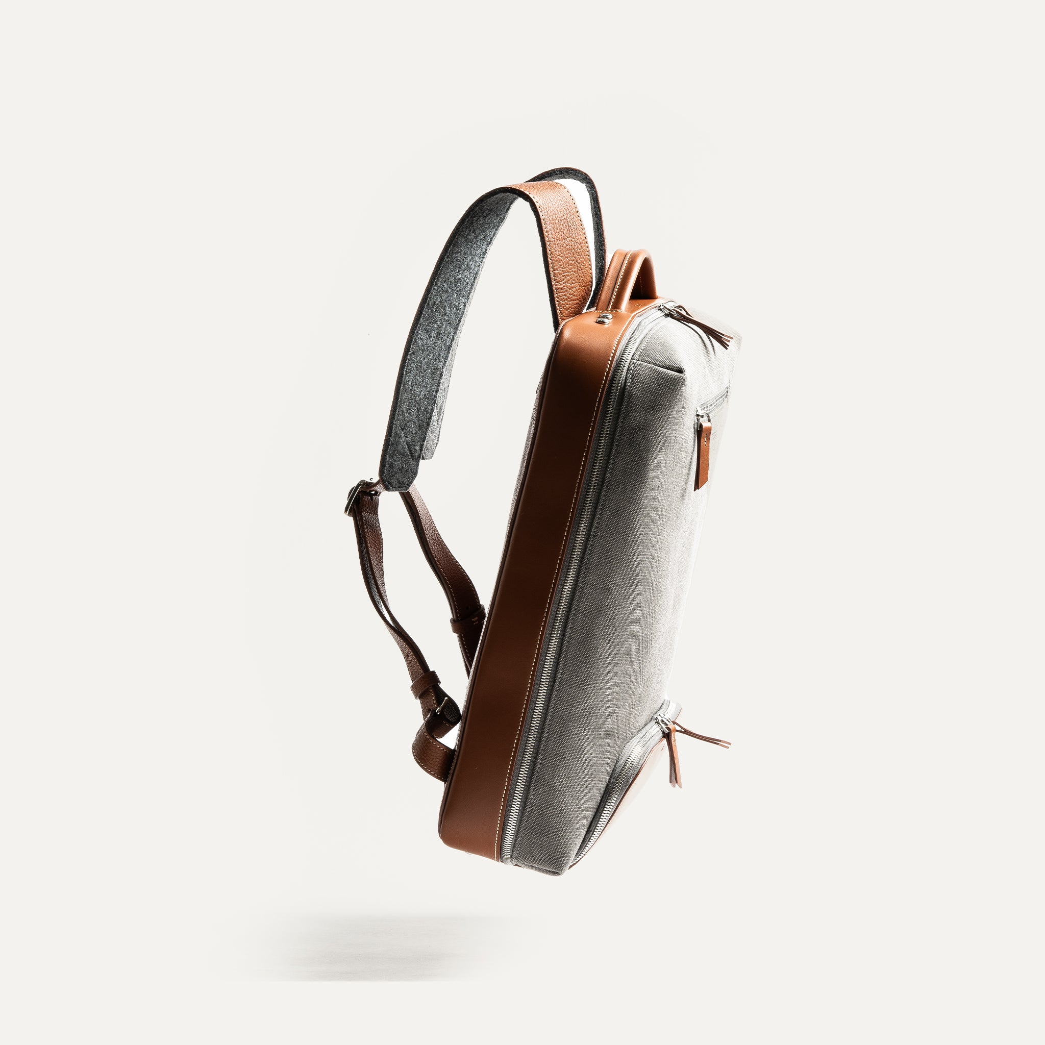 sac à dos homme au design modern avec des anses ajustables mais aussi une légèreté incroyable lorsqu'il est porté.