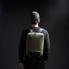 sac à dos en cuir 40x20x25 pour ordinateur, idéal pour voyager et travailler avec élégance.