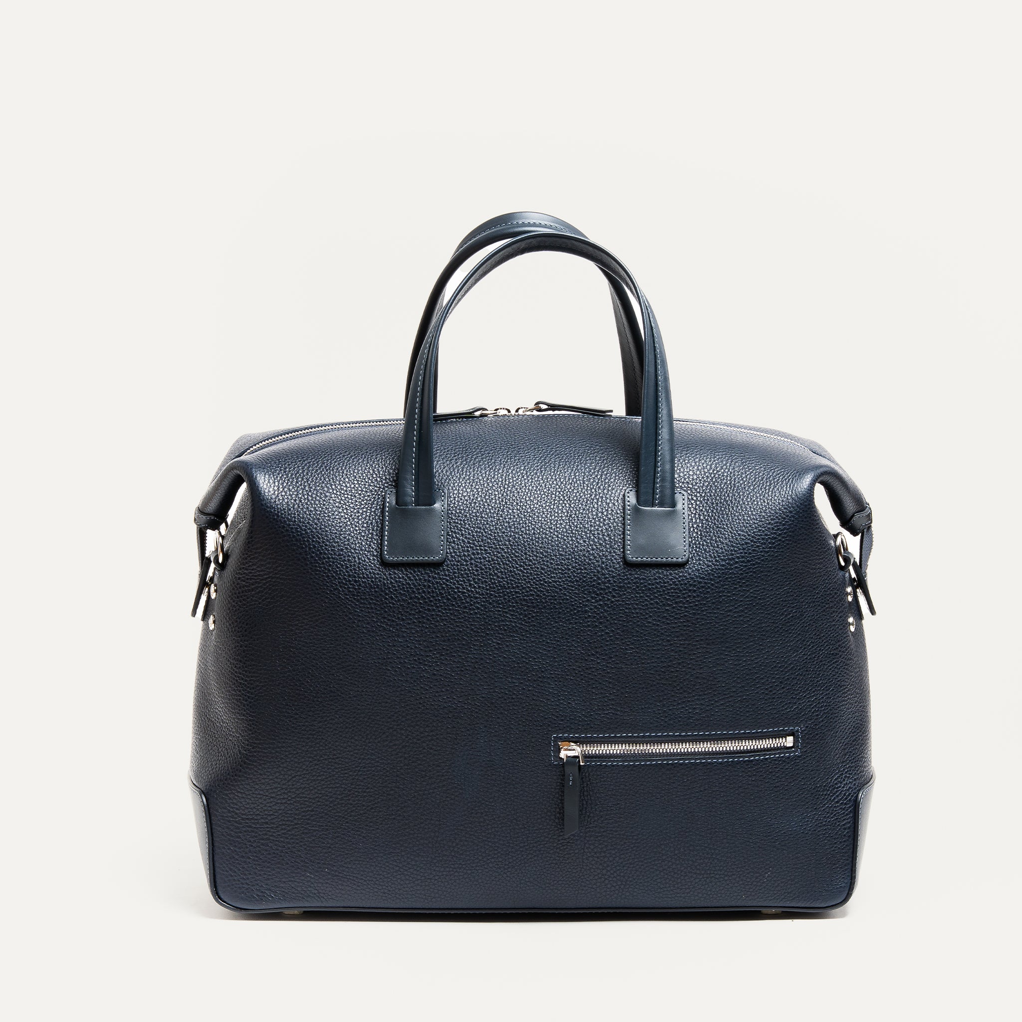 Sac week end pour homme compact aux dimensions extérieures : 40 x 20 x 30 cm.