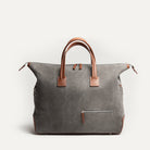 Sac weekender pensé par lundi à l'allure luxueux et aux capacités surprenantes.