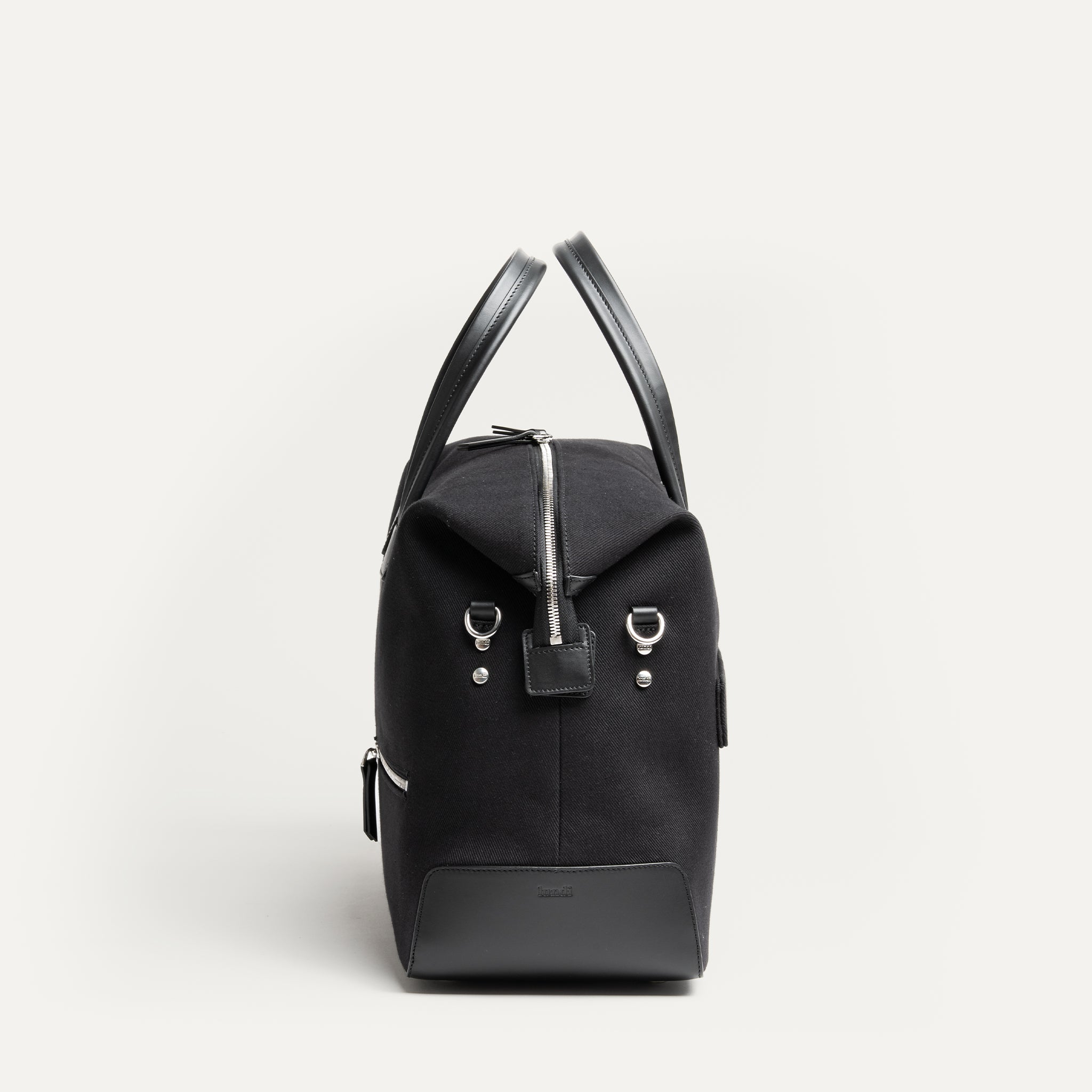 Sac week end pour homme ultra élégant et passe partout grâce à un design réfléchi et un sac fonctionnel.