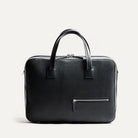 Sac à main homme TILIO II pensé par lundi en cuir noir.