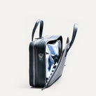 Briefcase cuir idéal pour transporter des vêtements ou des dossiers volumineux.