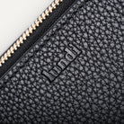 Détail du cuir grainé pleine fleur noir