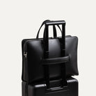 Sac cuir homme durable avec un passant trolley pensée pour les déplacements pro.