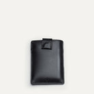 Porte-cartes Louis développé pour proposer le format le plus compact possible.