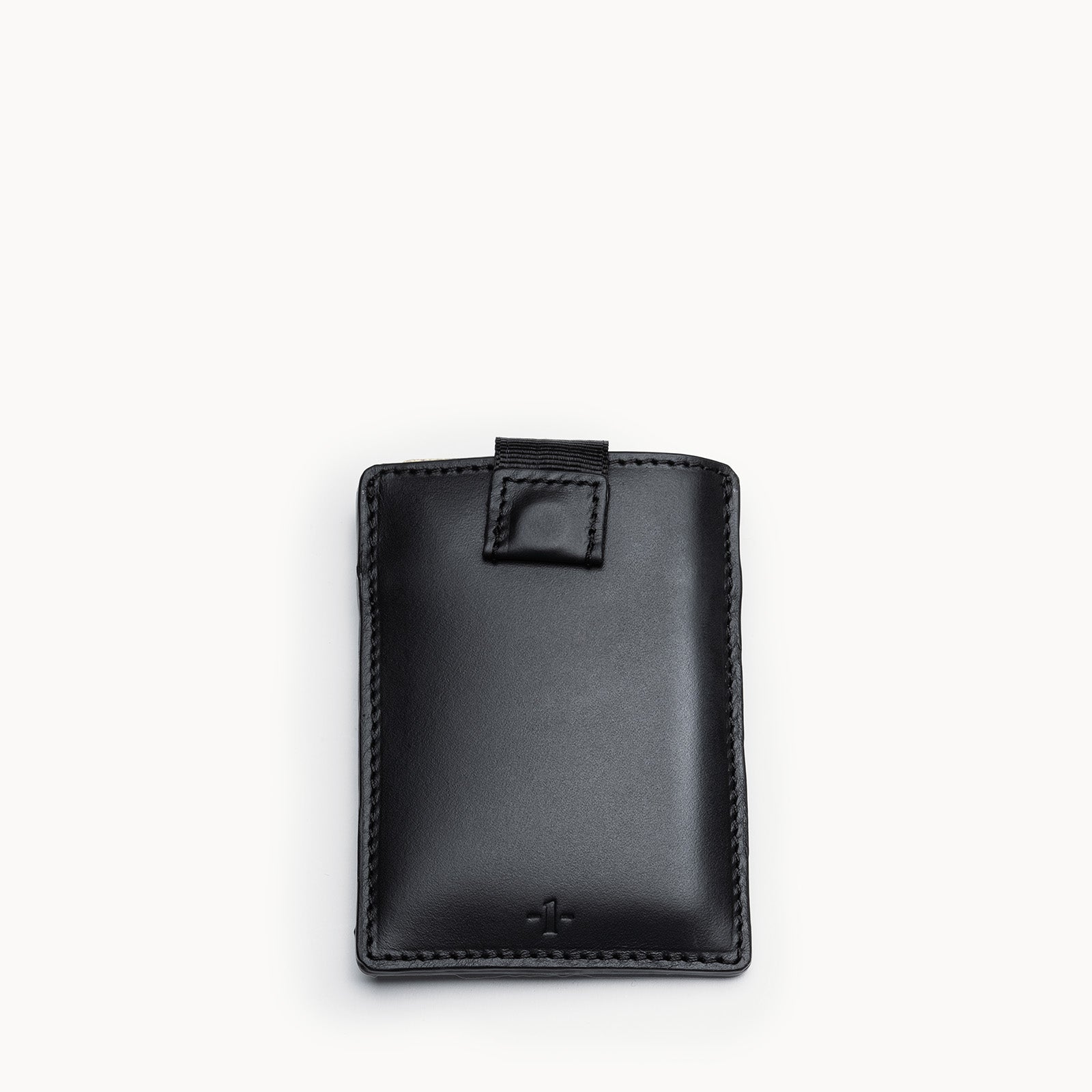 Porte-cartes Louis développé pour proposer le format le plus compact possible.