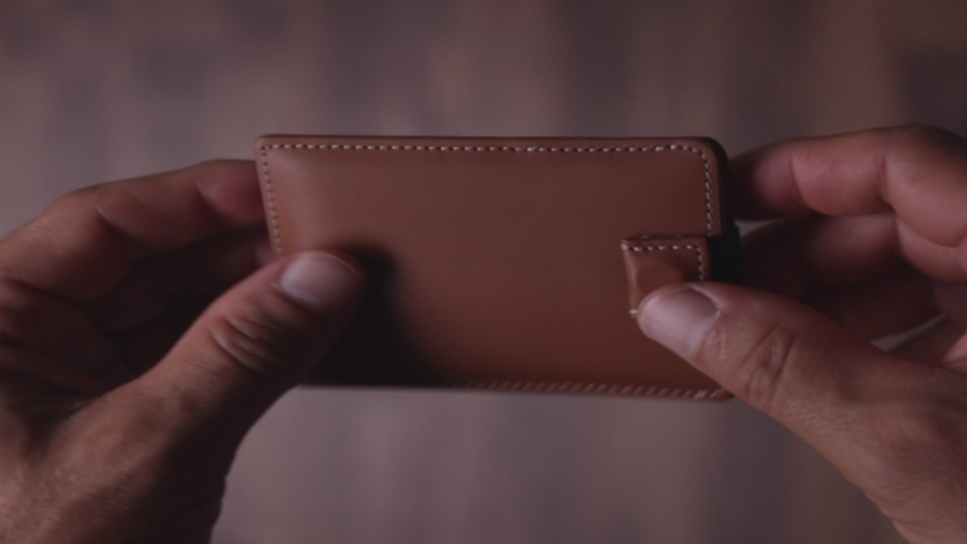 Porte carte présenté par lundi  modèle LUIS