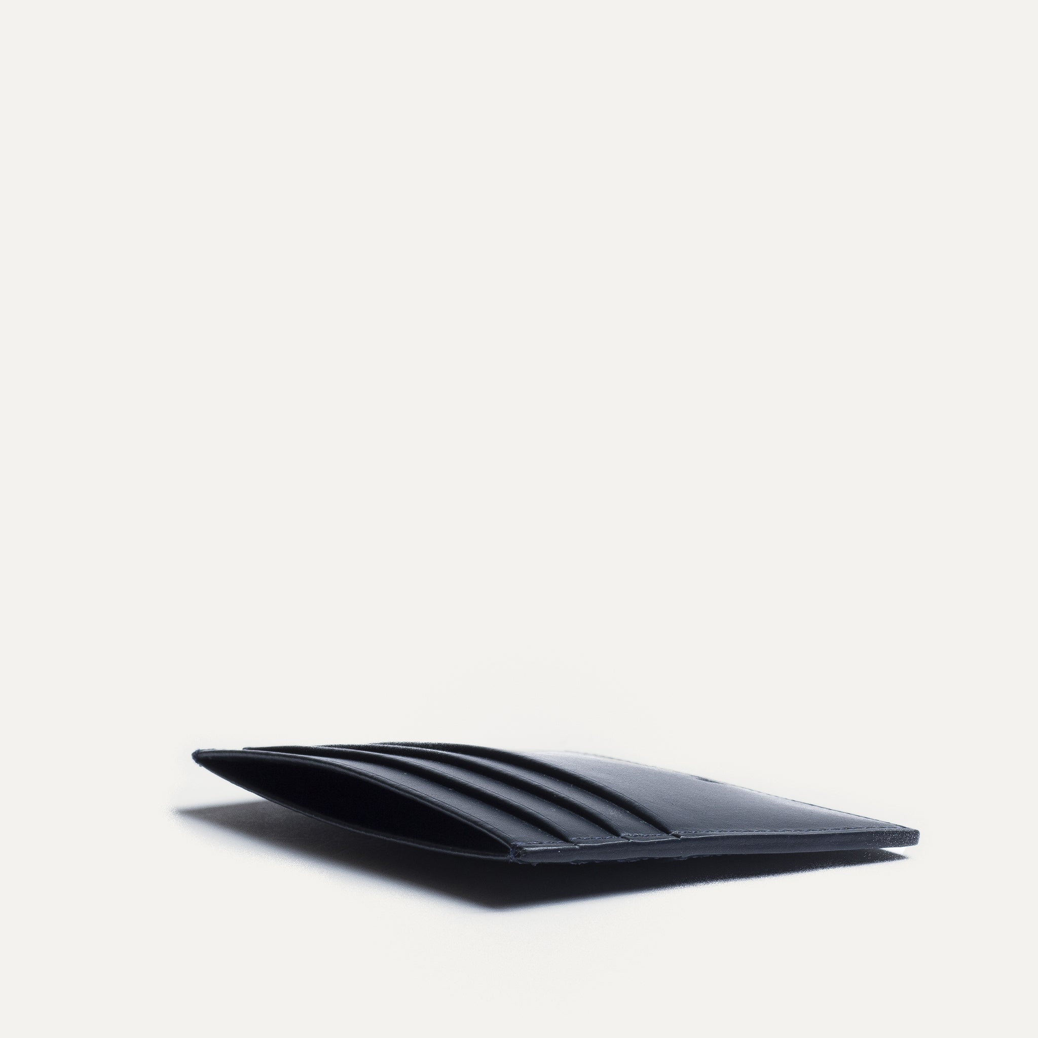Porte carte cuir ultra pratique pour être dans sa poche.