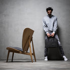 Sac homme travail CONALLY offrant des rangements fonctionnels et un look élégant.