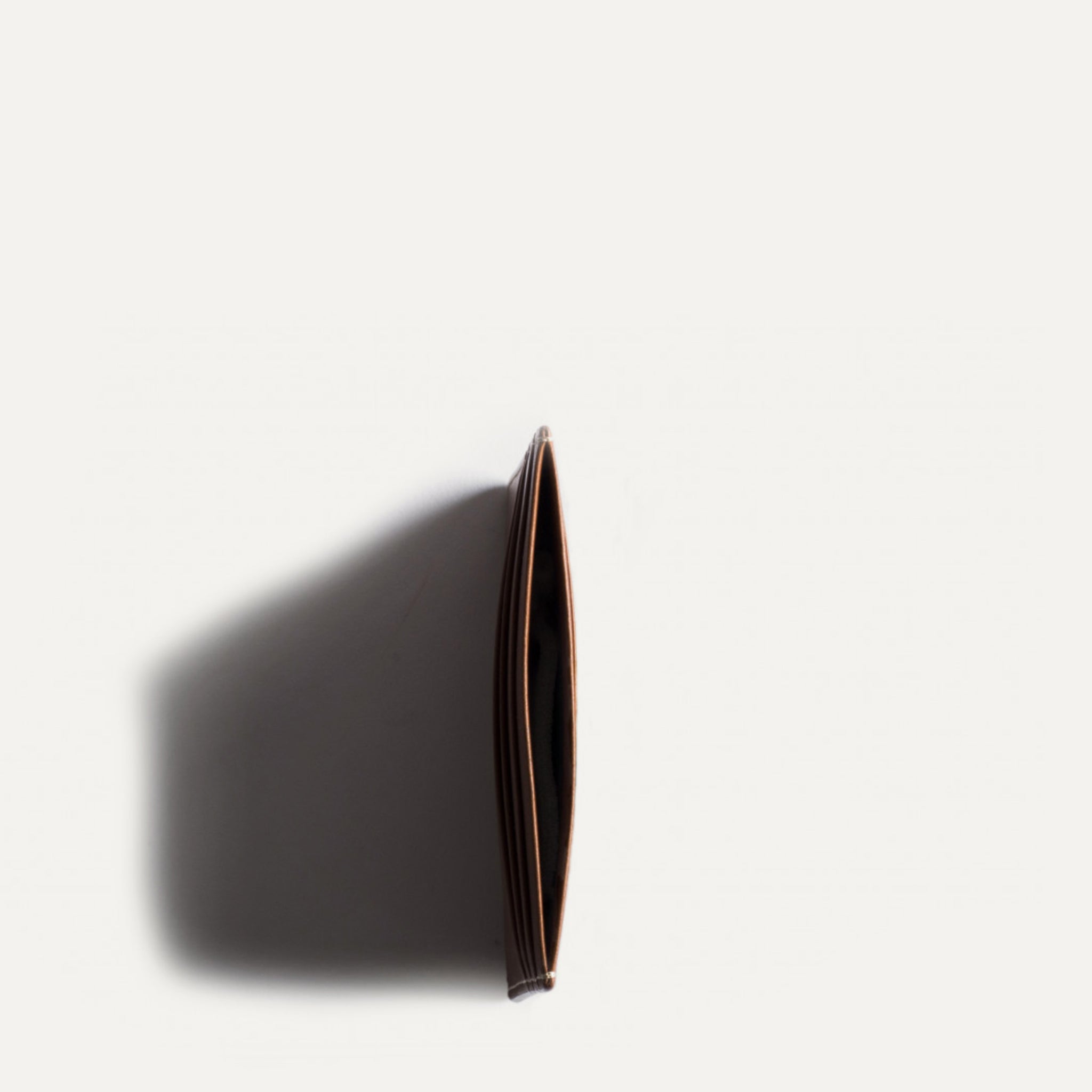Porte carte cognac vu du dessus - porte carte luxe compact