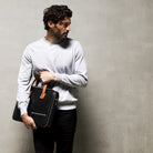 Porte document en cuir raffiné signé par lundi.