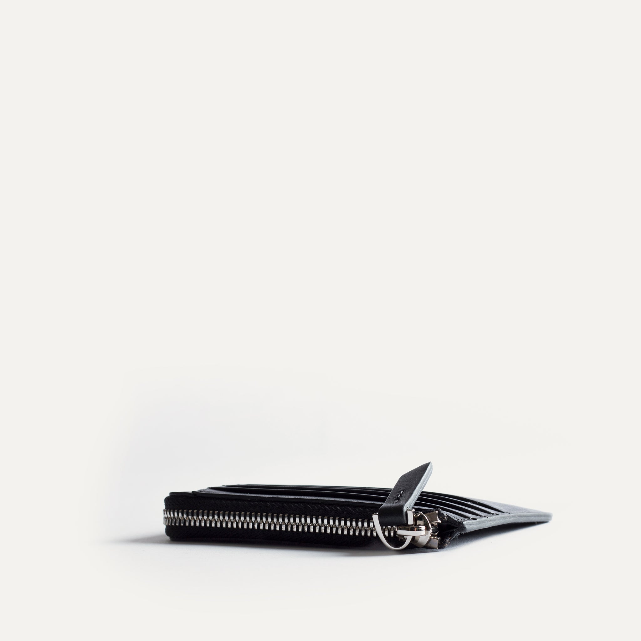 Porte feuille homme ultra plat WALDO avec fermeture éclair et design minimaliste en cuir végétal