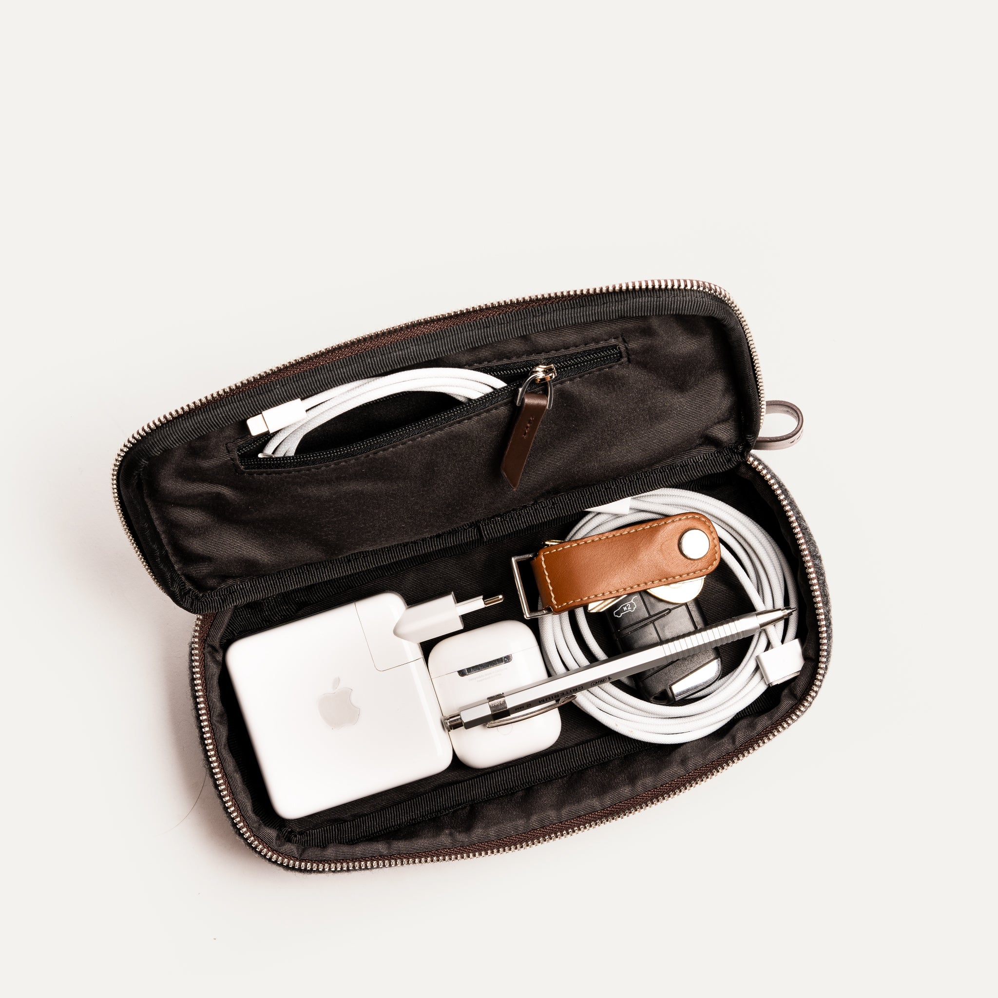 lundi Toiletry Bag | JULIET Brown