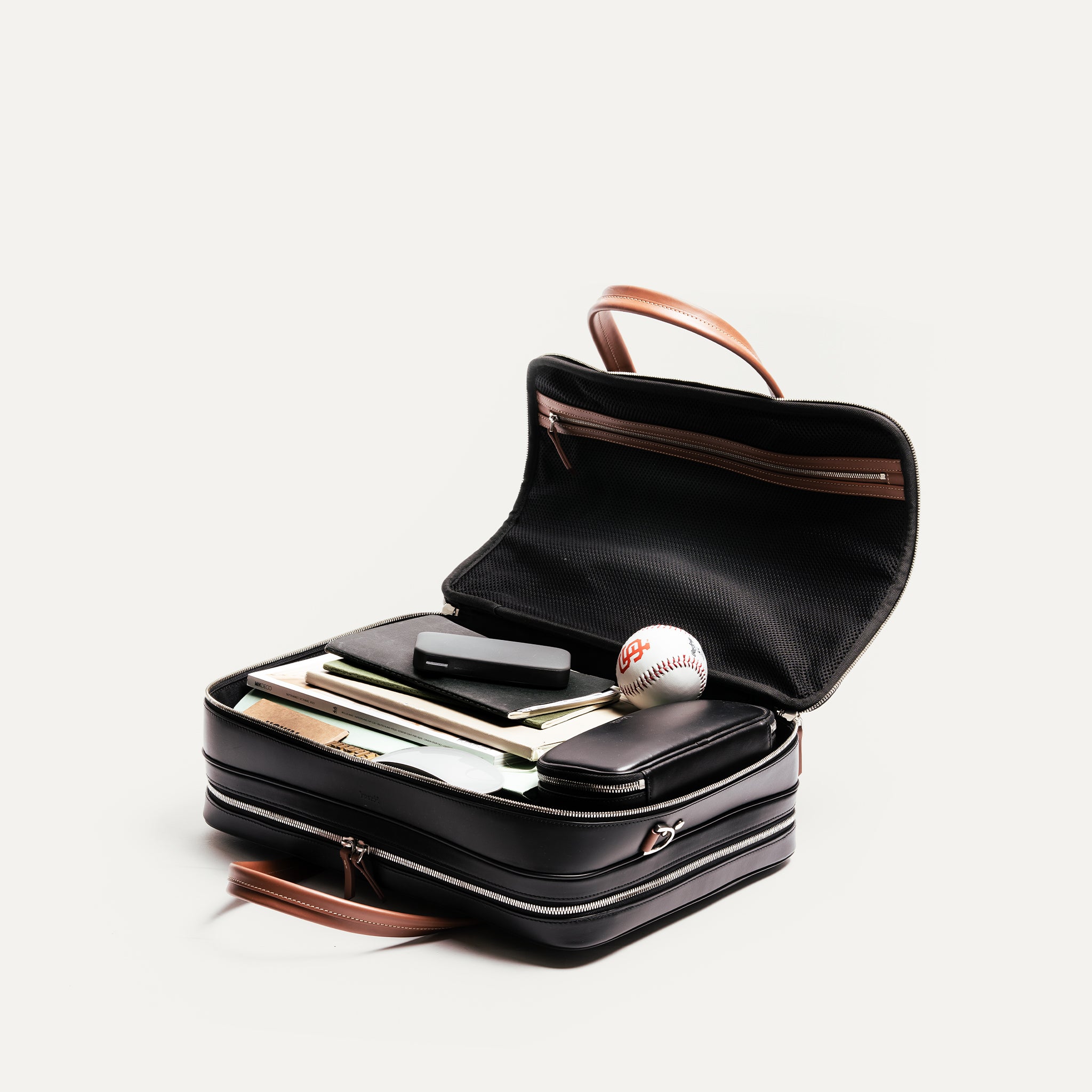 lundi 36-hour travel bag | BELLECOURT black & cognac