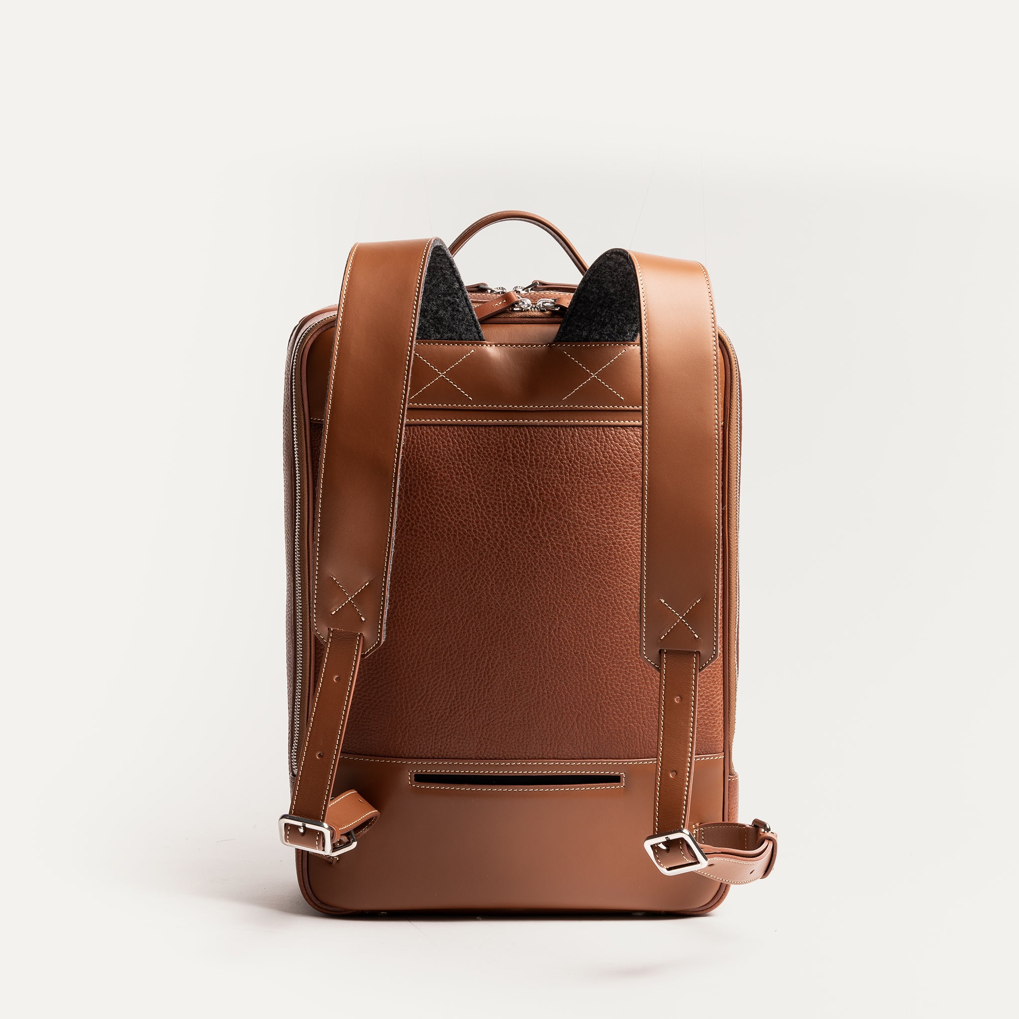 GASPARD, Cognac | lundi 36-hour Backpack in grained leather