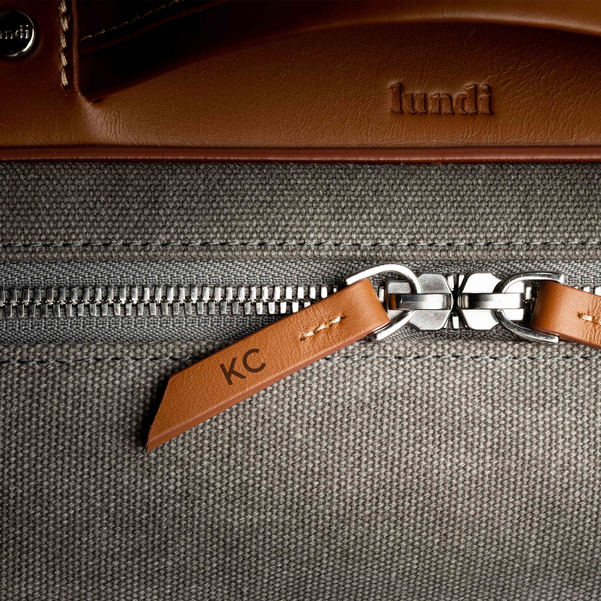 Gravure-sac-a-dos-toile-cuir-